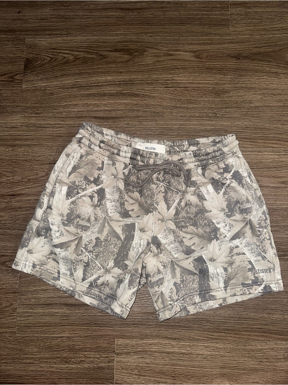 Hollister Womens Beige and Gray/green Camo Comfy Shorts